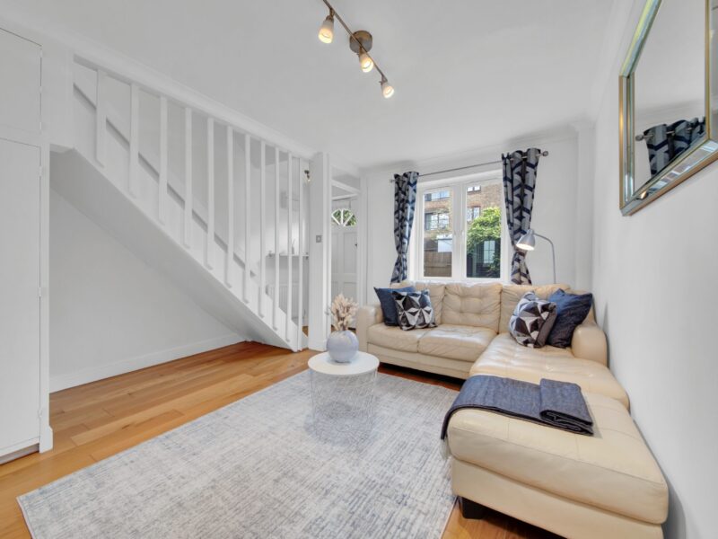 London,,Uk,-,February,6th,2025,-,Bright,Living,Space